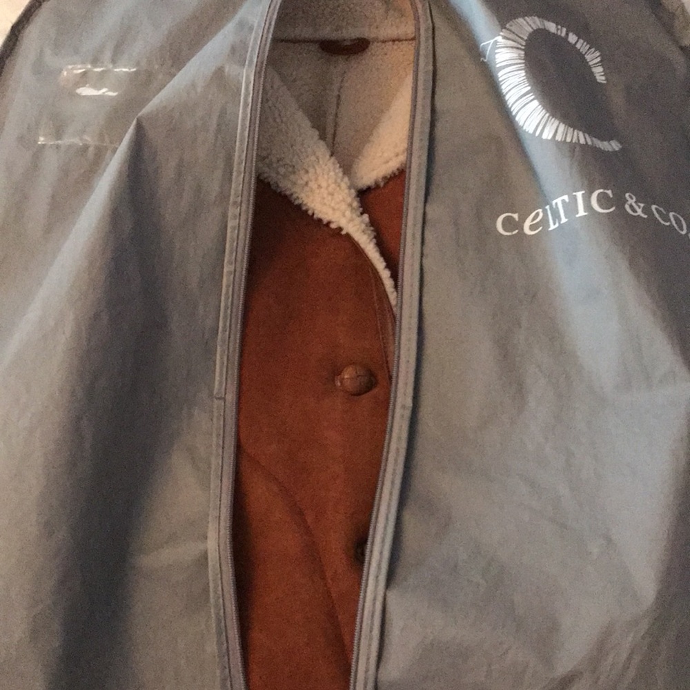 Celtic Co Classic Shearling Jacket. Whiskey - Picture 9 of 16